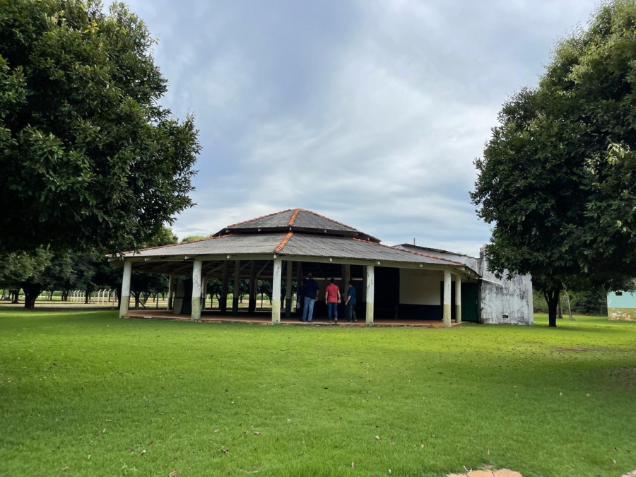 Prefeitura Municipal dá continuidade ao projeto de revitalização do Parque de Exposições de Nova Ubiratã