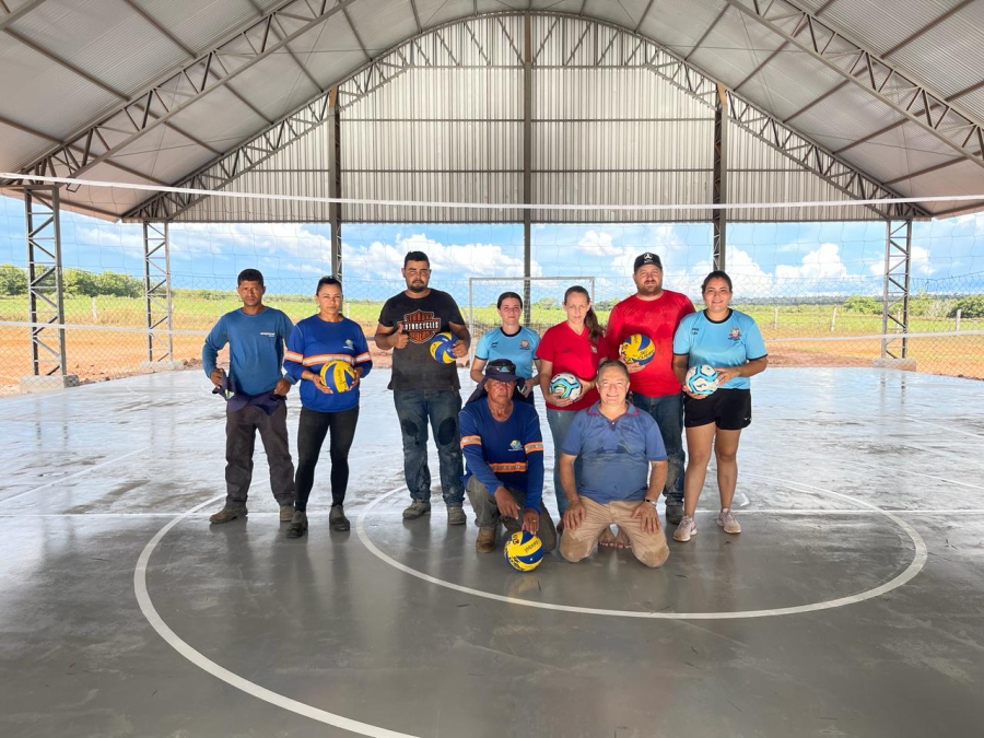 A Prefeitura Municipal de Nova Ubiratã esteve realizando alguns trabalhos na quadra poliesportiva da Escola Municipal Pedro Alvares Cabral do distrito de Santa Terezinha do Rio Ferro