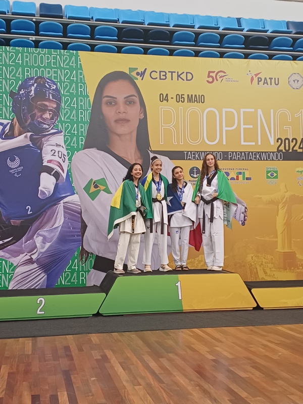 Atletas de Taekwondo do distrito de Entre Rios participam do evento Rio Open 2024