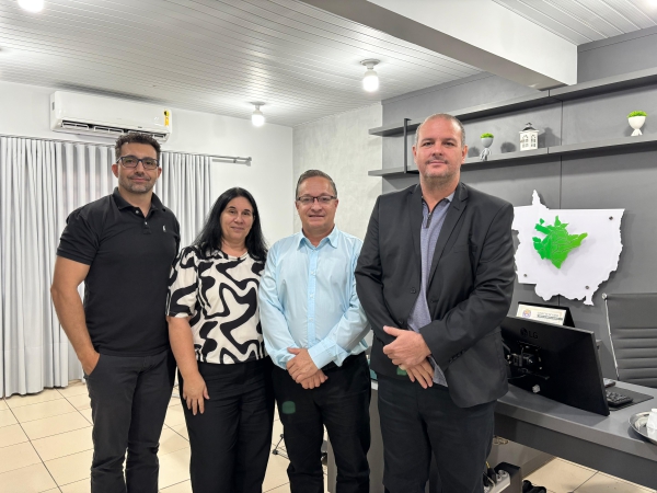 Autoridades Municipais de Nova Ubiratã participam de reunião com representantes da SEDUC da DRE de Sinop