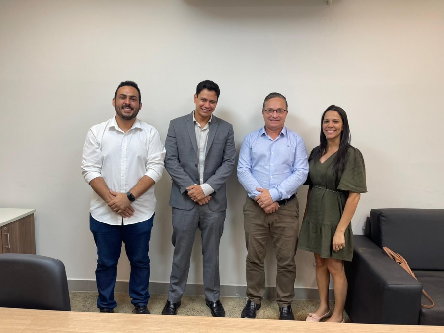 Prefeito e Secretários Municipais se reúnem com Procurador da Vice-Governadoria de Mato Grosso