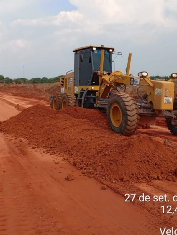 Subprefeitura do Distrito de Entre Rios realiza serviços de recuperação das estradas.