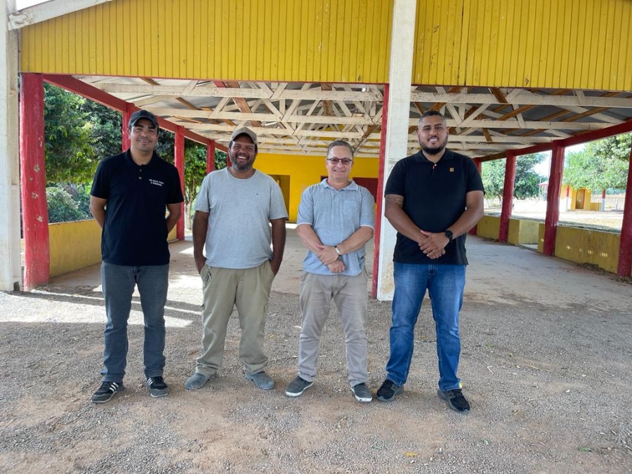 Prefeito, Secretários e Coordenador de Infraestrutura acompanham obras no Moto Clube de Nova Ubiratã