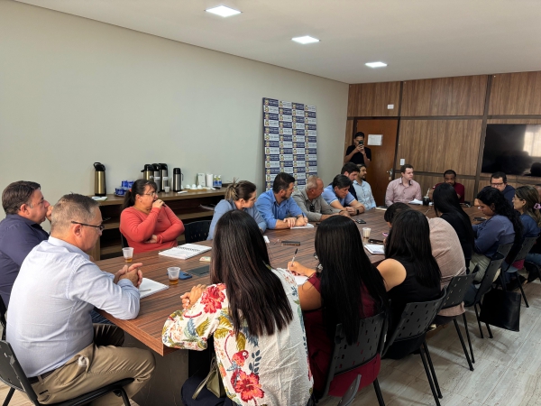 Prefeitura Municipal de Nova Ubiratã realiza reunião para discutir Plano de Cargos e Carreiras