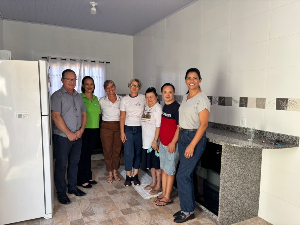 Autoridades Municipais participam de inauguração da nova cozinha da AMAPIN