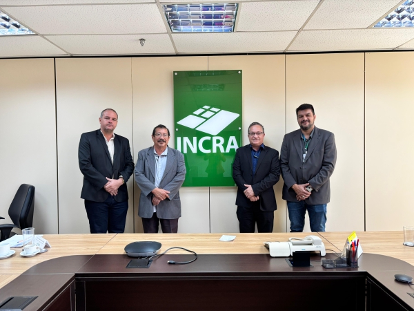 Cumprindo agenda em Brasília Prefeito e Vice-Prefeito de Nova Ubiratã visitam INCRA em busca de melhorias para o distrito de Entre Rios