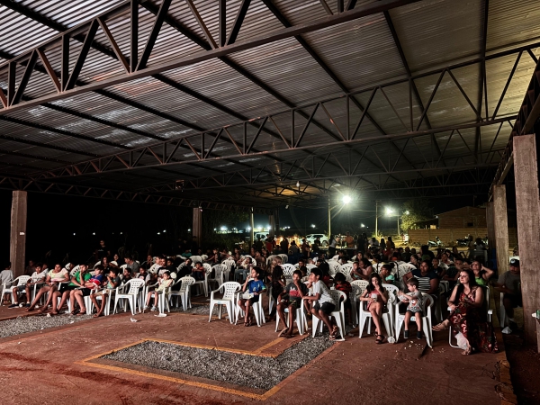 Prefeitura Municipal e Câmara de Vereadores promovem o Cine Cultura no Bairro Novo Horizonte 