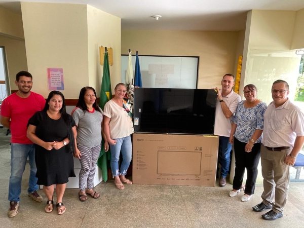 Secretaria de Educação realiza entrega de televisores para o CEMEI Pequeno Anjo e Dois Pinheiro