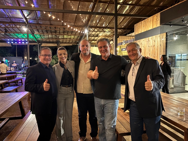 Prefeito e Vice-Prefeito de Nova Ubiratã participam de confraternização com Ministros do Brasil e de Países Africanos