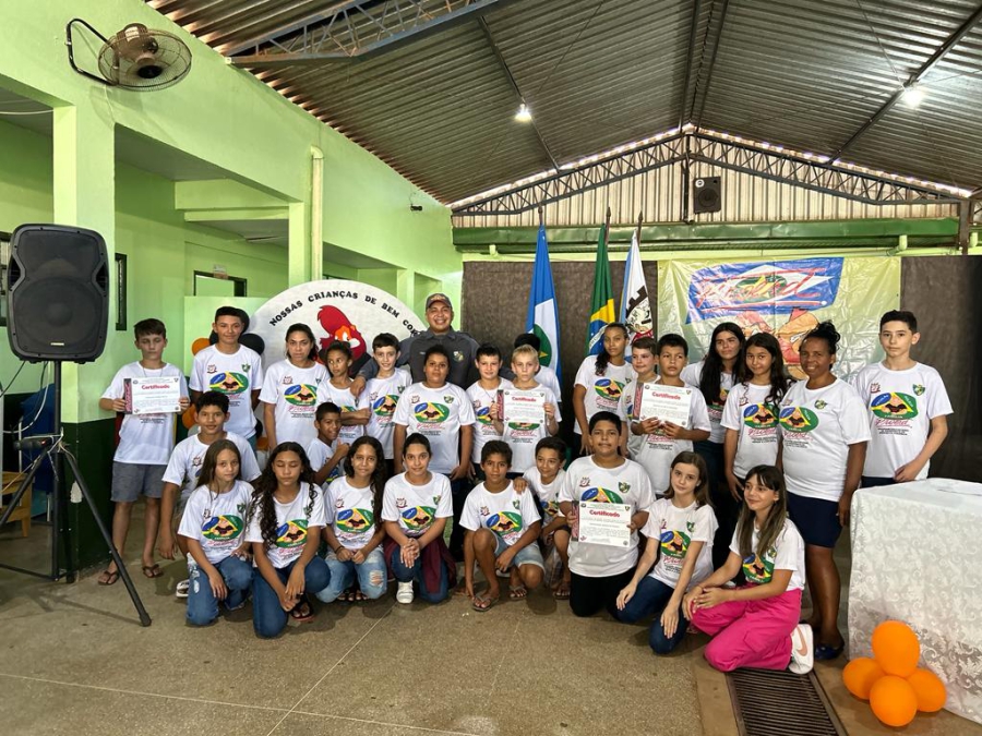 Secretaria de Educação realiza formatura dos alunos que concluiram o Proerd