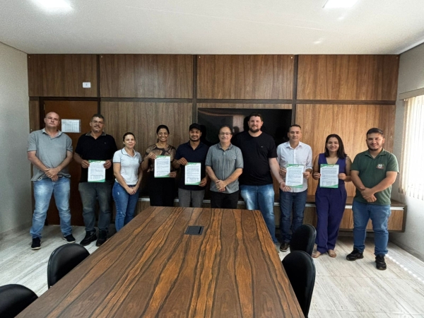 Prefeitura de Nova Ubirat&atilde; firma Termos de Fomento e fortalece o esporte e o desenvolvimento rural