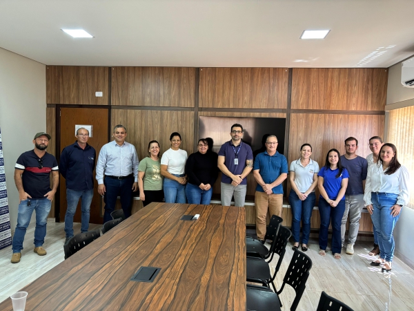 Prefeitura realiza reunião para discutir andamento da construção da Escola Estadual Antônio Favaro em Nova Ubiratã