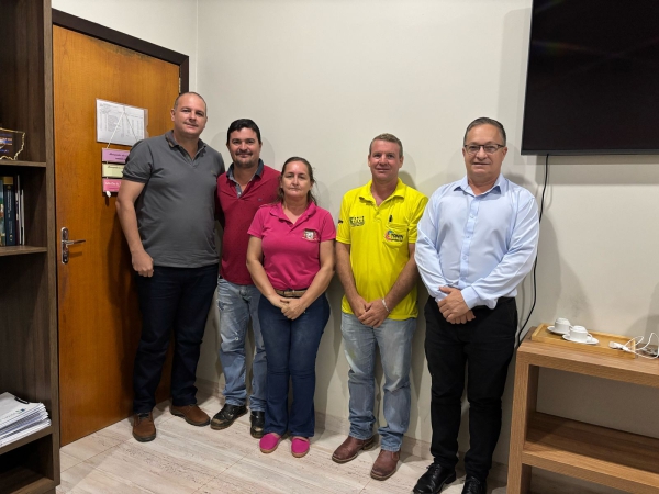 Prefeito e Vice-prefeito participam de reunião com diretoria do CTG Nativos do Sul ao Norte
