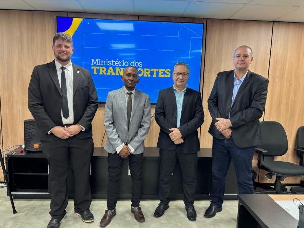 Autoridades Municipais de Nova Ubiratã participam de reunião em Brasília sobre liberação de obras da BR-242 e BR-158