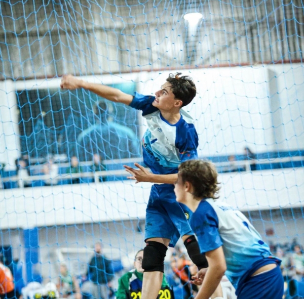 Atleta de Nova Ubirat&atilde; conquista aprova&ccedil;&atilde;o em seletiva de voleibol para jogos nacionais