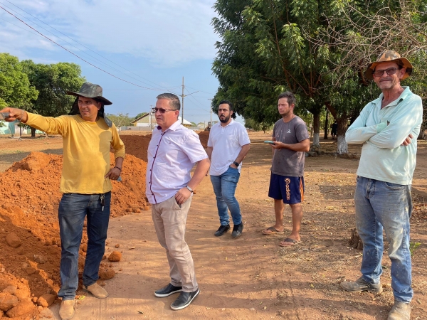 Prefeito e Secretário de Governo realizaram uma visita no distrito de Piratininga nesta quinta-feira