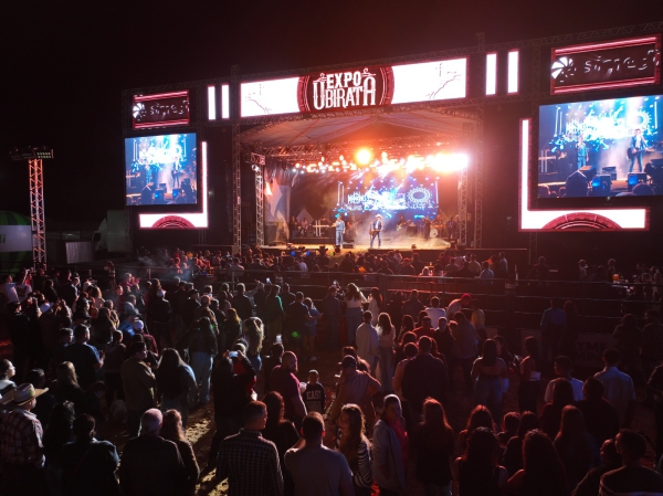 Segunda noite da Expoubiratã 2025 atrai multidão com shows nacionais e programação diversificada