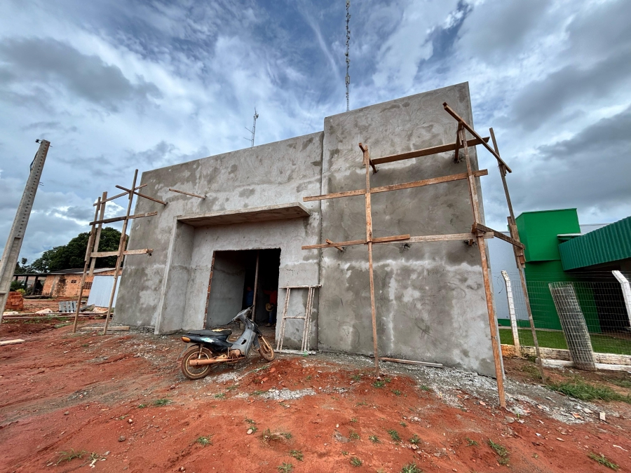 Prefeito e Vice-prefeito estiveram acompanhando a execução das obras no distrito de Entre Rios