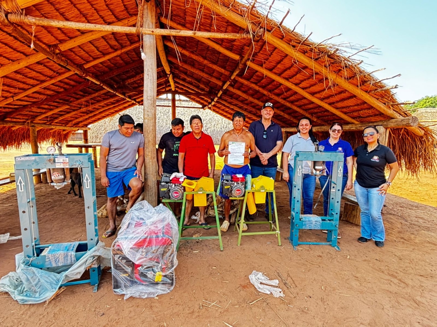 Prefeitura Municipal de Nova Ubiratã entrega equipamentos às comunidades indígenas