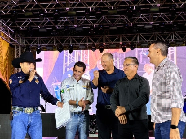 Expo Ubirat&atilde; 2026 re&uacute;ne grande p&uacute;blico em sua segunda noite de programa&ccedil;&atilde;o