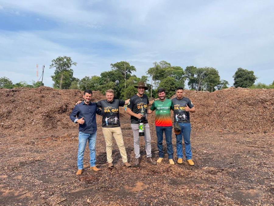 Representantes do grupo SoyMax realizam visita a Nova Ubiratã