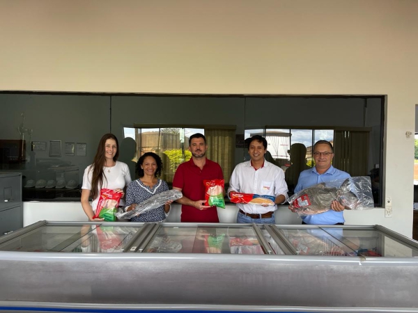 Autoridades Municipais visitam o frigorífico Delicious Fish no distrito de Primaverinha