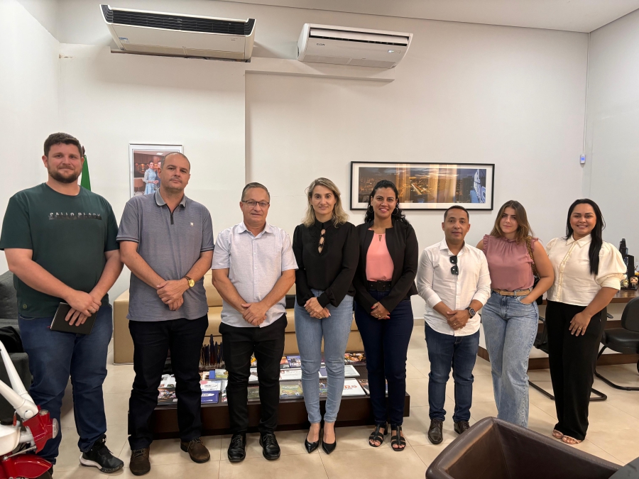 Autoridades Municipais participam de reunião com a Secretária de Estado de Assistência Social e Cidadania de Mato Grosso (SETASC)