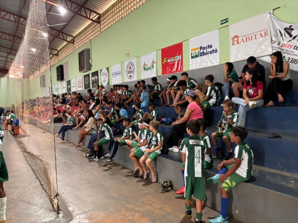 Interc&acirc;mbio esportivo movimenta o Gin&aacute;sio Jonas Pinheiro em Nova Ubirat&atilde;