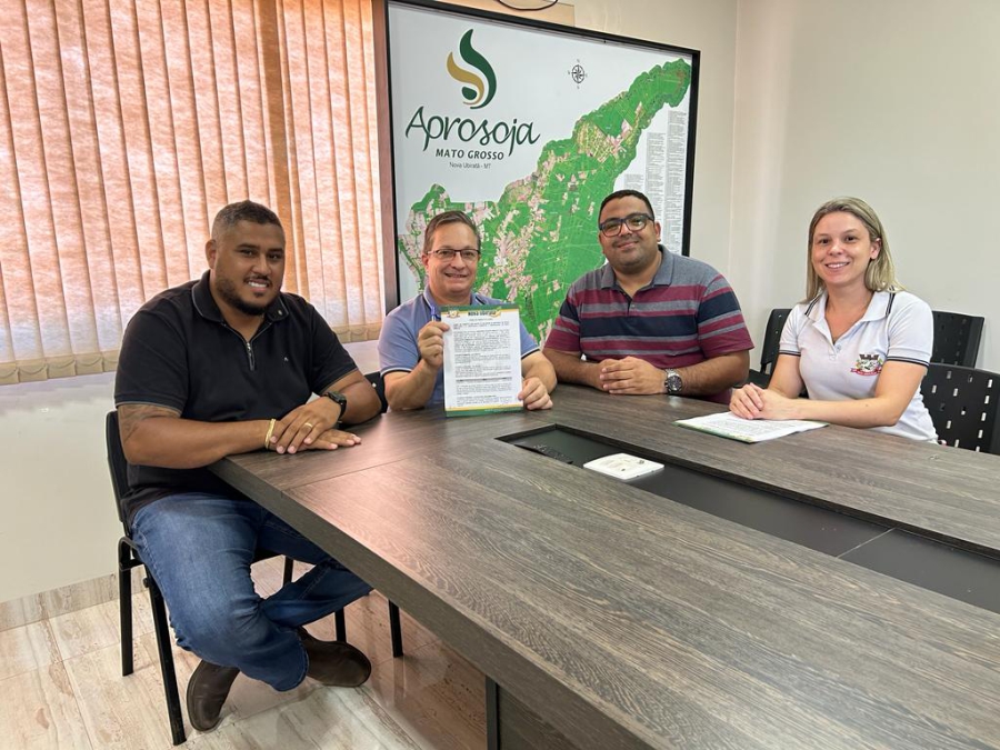 Prefeito Municipal assina termo de fomento para a Associação Comercial e Empresarial de Nova Ubiratã