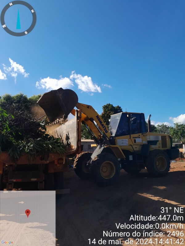 Secretaria de Obras e Infraestrutura realiza coleta de entulhos e lixo seco no distrito de Parque Água Limpa