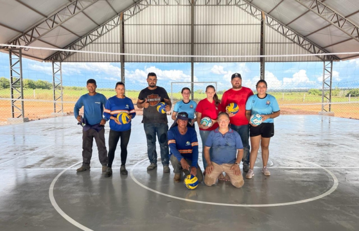 A Prefeitura Municipal de Nova Ubiratã esteve realizando alguns trabalhos na quadra poliesportiva da Escola Municipal Pedro Alvares Cabral do distrito de Santa Terezinha do Rio Ferro