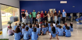 Alunos do CEMEI Dois Pinheiros visitam Biblioteca Municipal de Nova Ubiratã