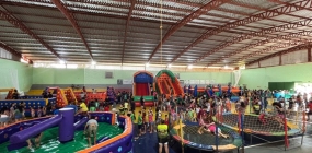 Prefeitura de Nova Ubiratã promove tarde de diversão e entrega de doces para as crianças da sede do município