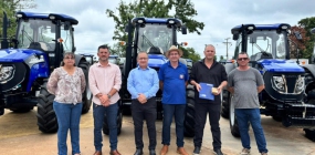 Nova Ubiratã é contemplada com trator agrícola e recursos para construção de nova creche