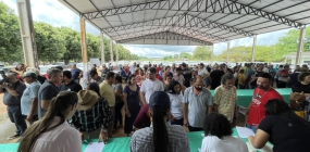 Secretaria de Agricultura realiza evento para coleta de assinaturas de títulos de domínio da Reforma Agrária do Assentamento Cedro Rosa